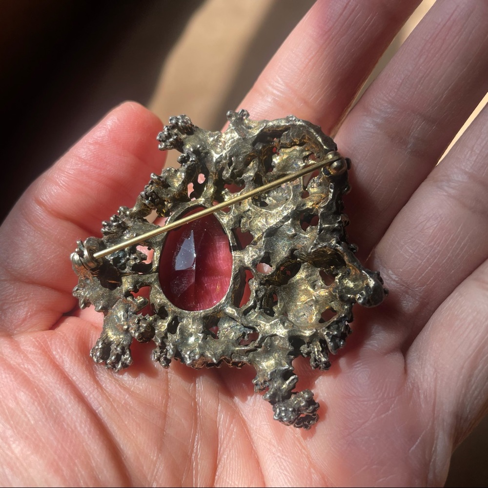 Vintage brutalist pear rhinestone brooch pin - Picture 6 of 6
